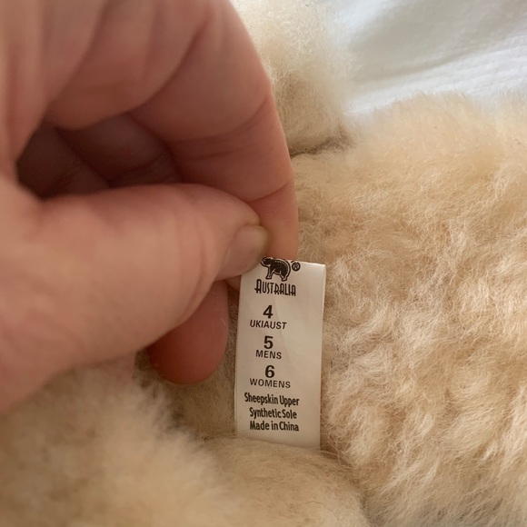 WarmBat sheepskin slippers - Size 6 - Picture 3 of 4